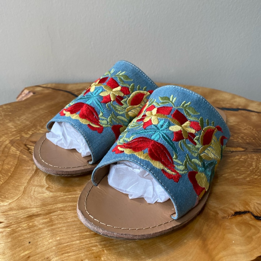 Floral Embroidered Denim Slippers - Picture 6 of 11